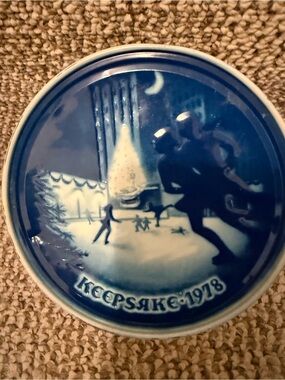 KEEPSAKE the Label Blue and White Holiday Ice Skating Plate